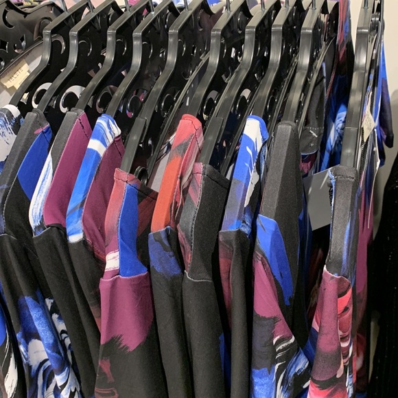 Women’s Floral Pocket Dress - Picture 7 of 15